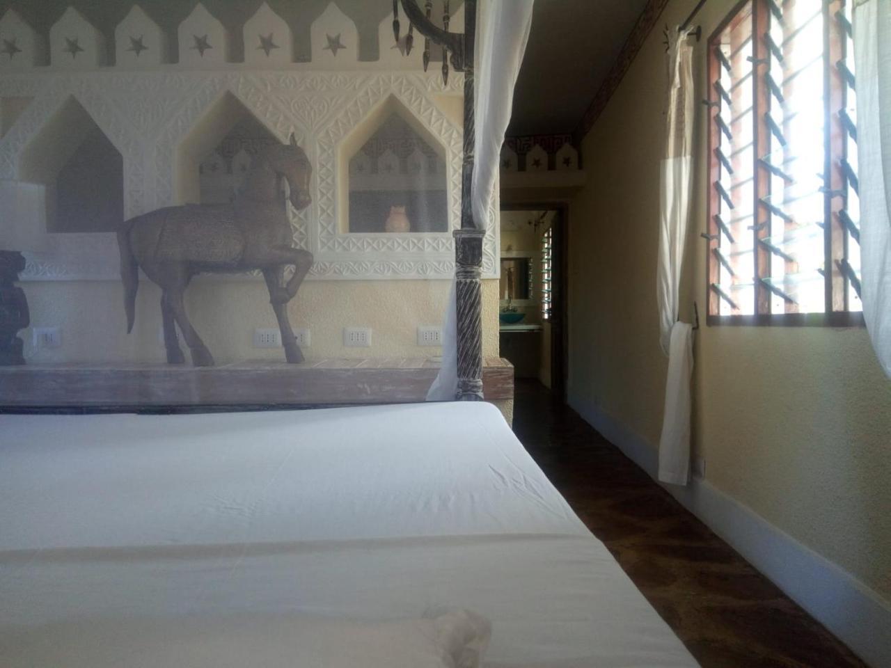 Bed and Breakfast Pashmina House à Watamu Extérieur photo