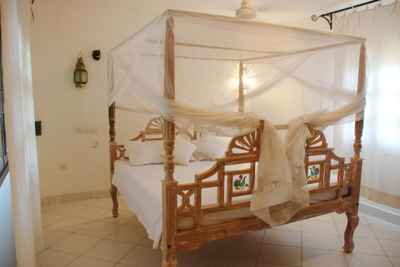 Bed and Breakfast Pashmina House à Watamu Extérieur photo